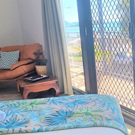 Whitsunday Waterfront Apartments 에일리비치 외부 사진