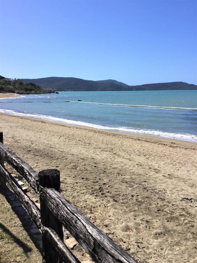 Whitsunday Waterfront Apartments 에일리비치 외부 사진