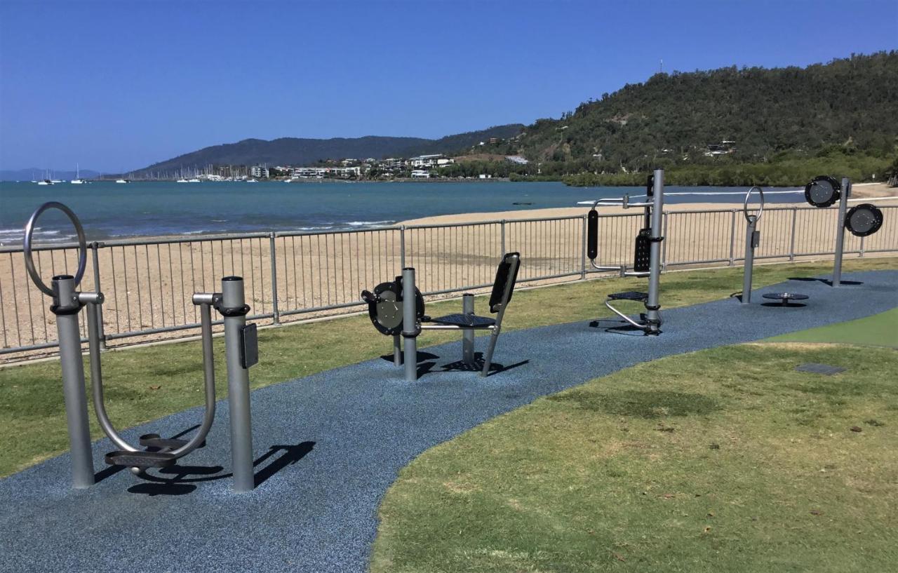 Whitsunday Waterfront Apartments 에일리비치 외부 사진