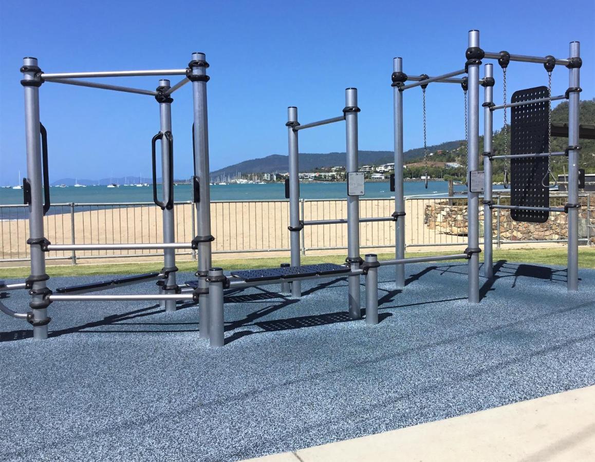 Whitsunday Waterfront Apartments 에일리비치 외부 사진