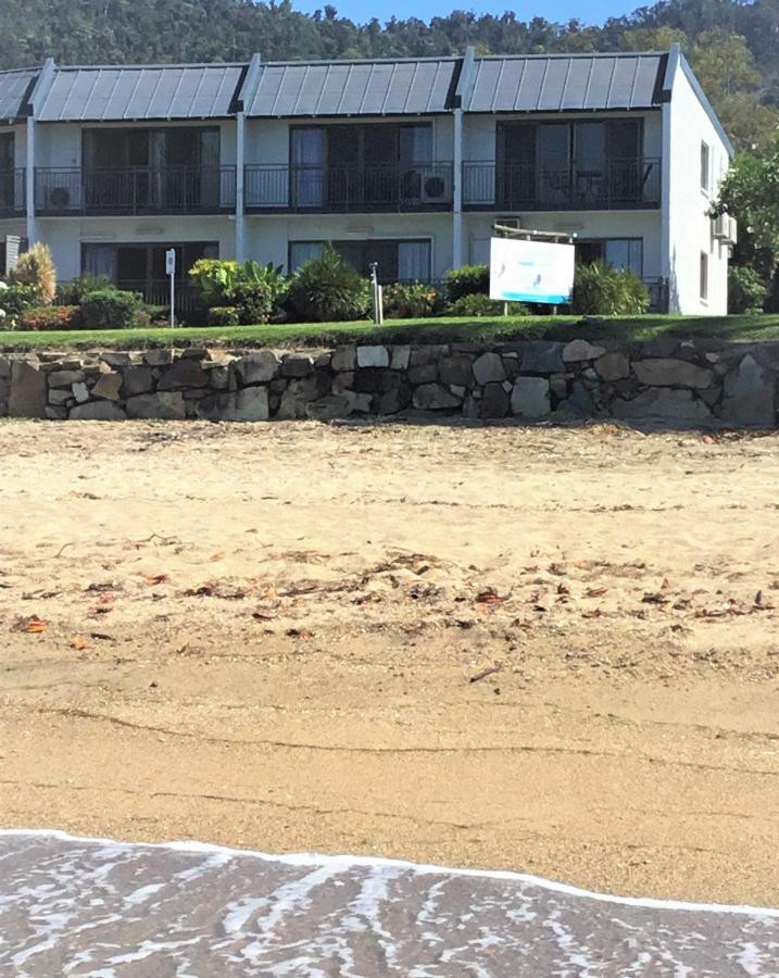 Whitsunday Waterfront Apartments 에일리비치 외부 사진