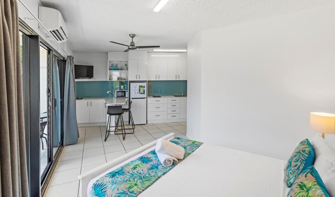 Whitsunday Waterfront Apartments 에일리비치 외부 사진