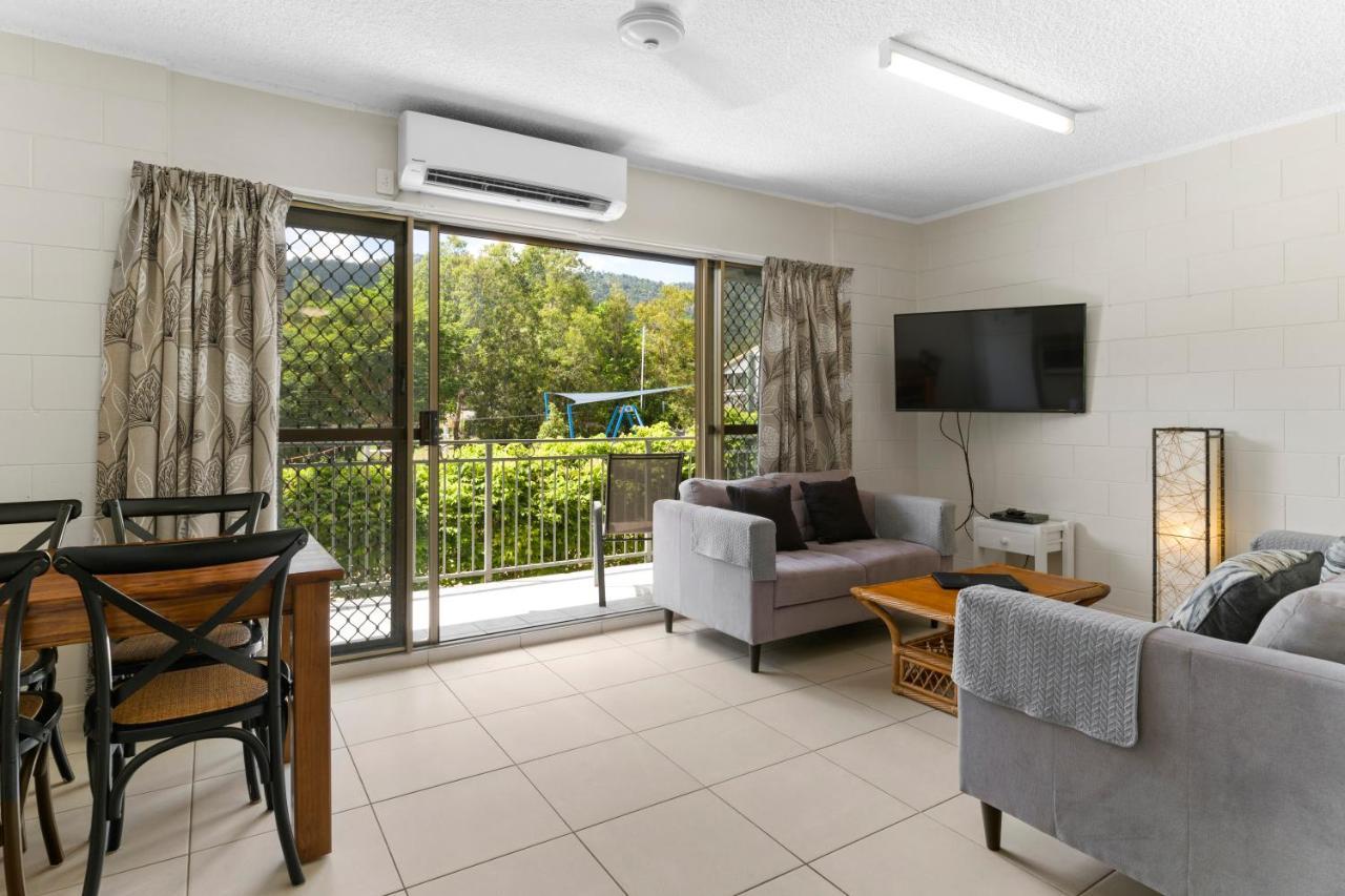 Whitsunday Waterfront Apartments 에일리비치 외부 사진