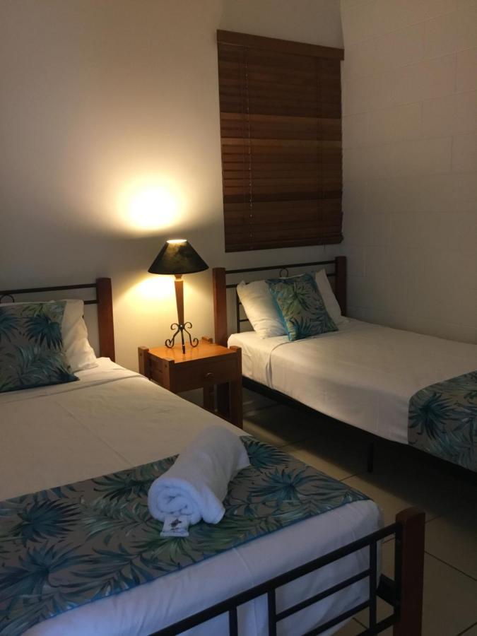 Whitsunday Waterfront Apartments 에일리비치 외부 사진