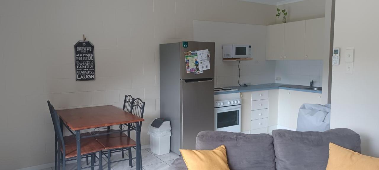 Whitsunday Waterfront Apartments 에일리비치 외부 사진