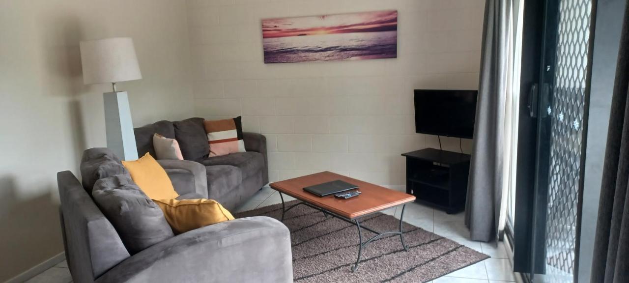 Whitsunday Waterfront Apartments 에일리비치 외부 사진