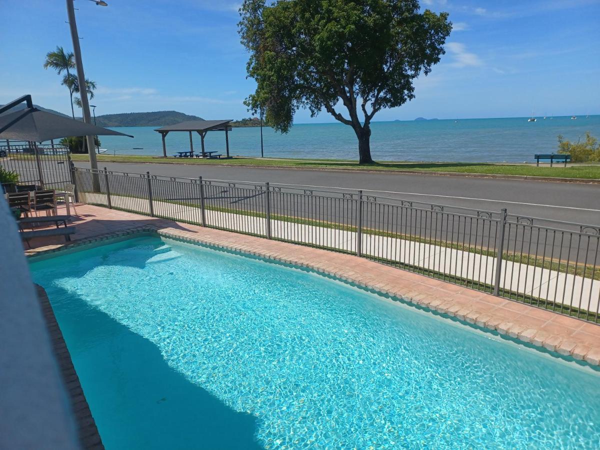 Whitsunday Waterfront Apartments 에일리비치 외부 사진