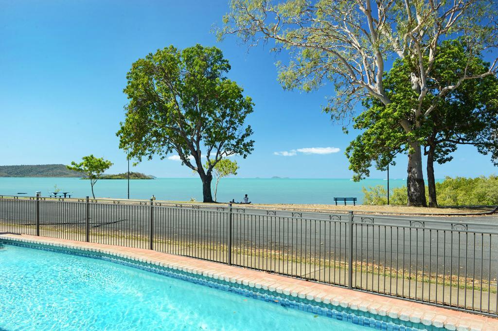 Whitsunday Waterfront Apartments 에일리비치 외부 사진