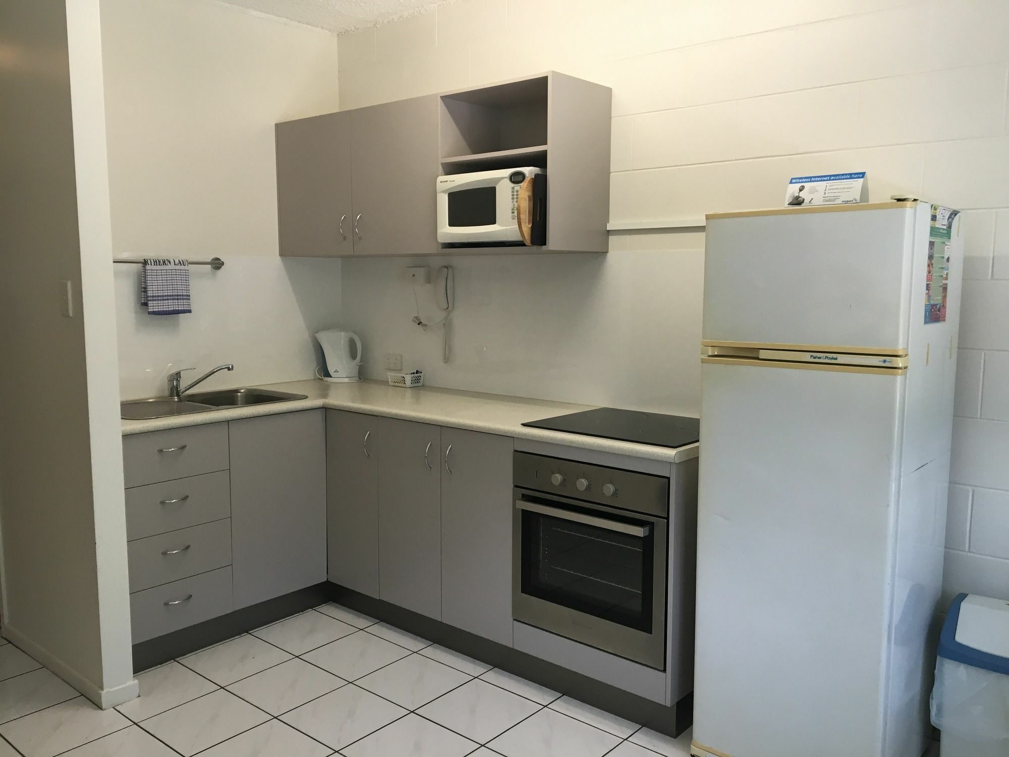 Whitsunday Waterfront Apartments 에일리비치 외부 사진