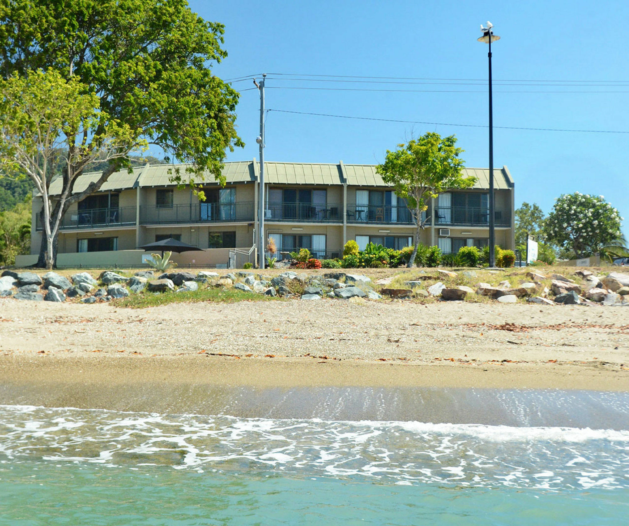 Whitsunday Waterfront Apartments 에일리비치 외부 사진