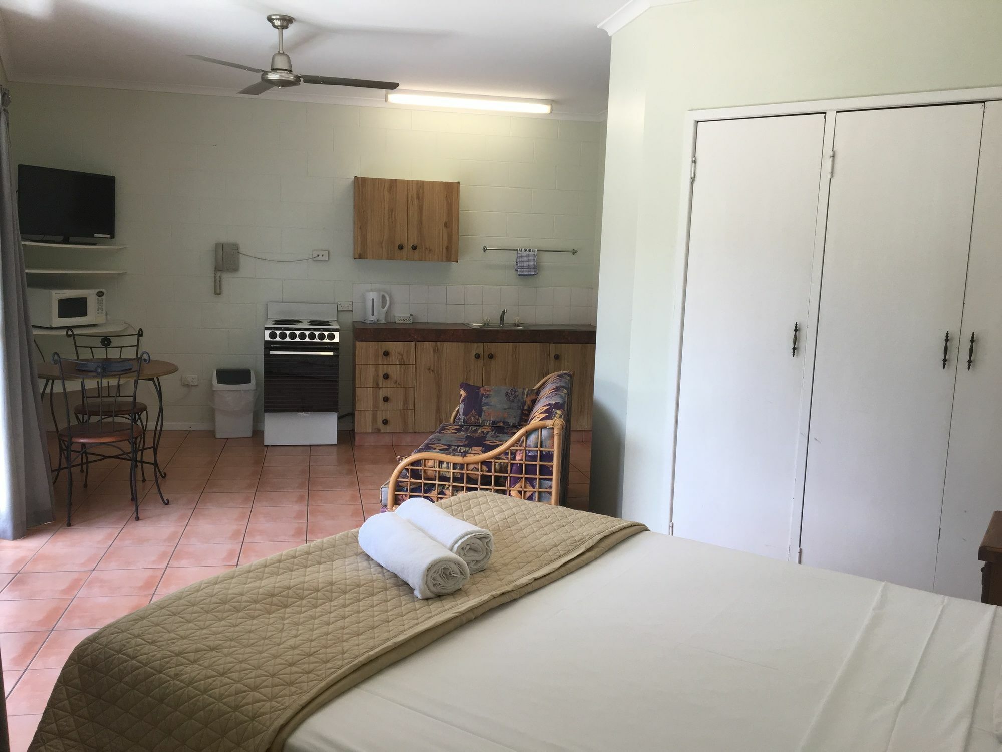 Whitsunday Waterfront Apartments 에일리비치 외부 사진